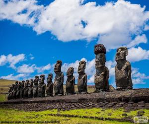 Puzle As estátuas Moai da Ilha de Páscoa ou Rapa Nui, as estátuas de pedra do Chile, em uma ilha localizada no meio do Oceano Pacífico