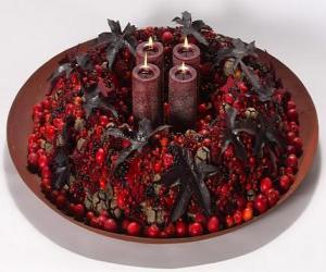 Puzle Centro de mesa com quatro velas acesas