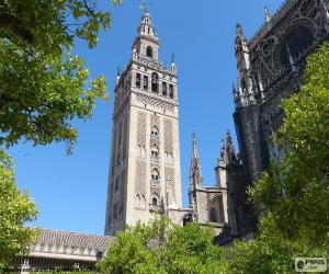 Puzle La Giralda, antigo minarete da mesquita almóada de Sevilha, agora, a torre do sino da Catedral de Sevilha