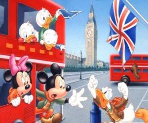 Puzle Mickey e Minnie Mouse em Londres, com Donald e seus filhos
