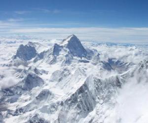 Puzle Monte Everest é a montanha mais alta do planeta, com 8.850m. Ele está localizado no Himalaia, na Ásia, e marca a fronteira entre o Nepal ea China.