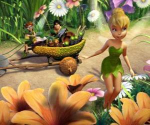Puzle Sininho voando entre as plantas com os seus amigos Clank e Bobble