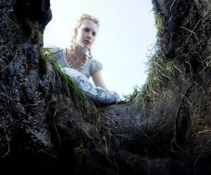 Puzle Alice (Mia Wasikowska) para cair no buraco do coelho vai torná-lo um país das maravilhas