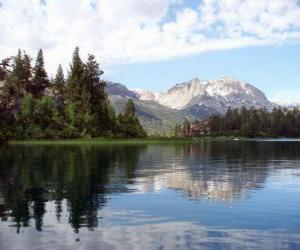 Puzle As águas calmas de um lago