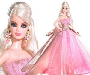 Puzle Barbie em um vestido rosa