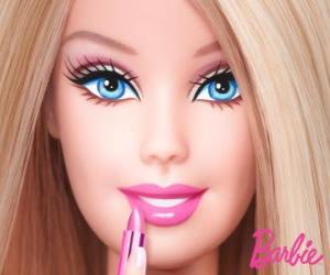 Puzle Barbie é pintada de lábios