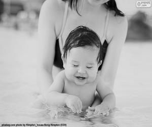 Puzle Bebê na piscina