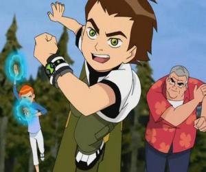 Puzle Ben 10 com o relógio alienígena Omnitrix em seu pulso ao lado de sua prima Gwen e de seu avô Max