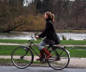 Puzle Bicicleta com seu dono