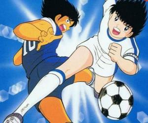 Puzle Captain Tsubasa em alta velocidade enquanto controla a bola