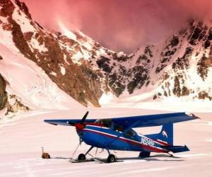 Puzle Cessna 185 na neve