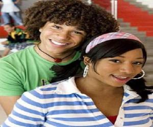 Puzle Chad (Corbin Bleu), Taylor (Monique Coleman)