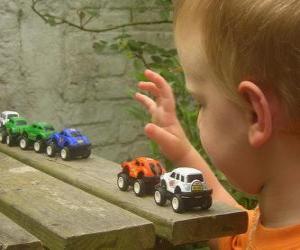 Puzle Crianças jogando com brinquedos carros