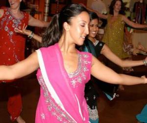 Puzle Dançarina hindu no festival das luzes, o Diwali