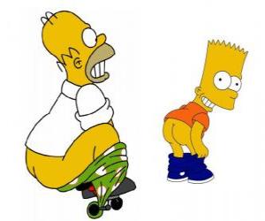 Puzle Em Homer é preso a uma calça de roda e Bart imita ensinar a traseira