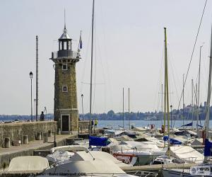 Puzle Farol em Desenzano del Garda, Itália