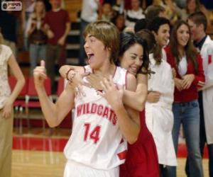 Puzle Gabriella Montez abraça Troy Bolton