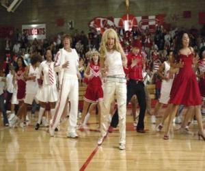 Puzle Gabriella Montez (Vanessa Hudgens) Troy Bolton (Zac Efron), Ryan Evans (Lucas Grabeel), Sharpay Evans (Ashley Tisdale) dançando e cantando