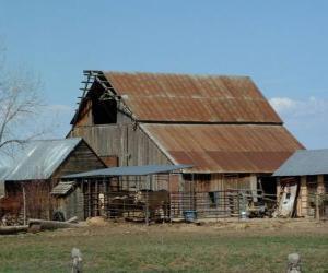 Puzle Grande construção rurai: fazenda, estábulo