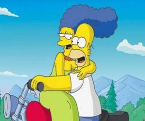 Puzle Homer e Marge Simpson na moto