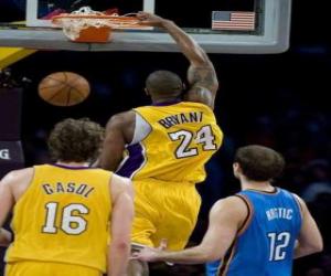 Puzle Jogador de basquetebol que faz uma batida