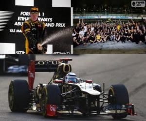Puzle Kimi Raikkonen comemora sua vitória no grande prêmio de Abu Dhabi 2012