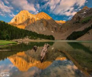 Puzle Lagoa no Pyrenees, Catalunha, Espanha