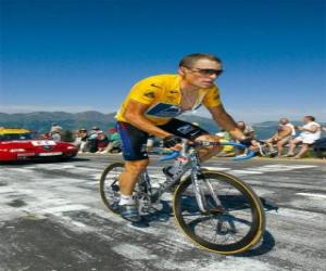 Puzle Lance Armstrong escalando uma montanha