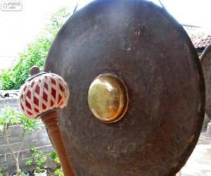 Puzle O gongo, instrumento de percussão