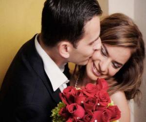 Puzle O noivo beijando a noiva após o casamento
