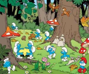 Puzle Os estrumpfes ou os Smurfs trabalhando na floresta, coleta de alimentos