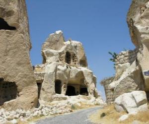 Puzle Parque Nacional de Göreme e sítios rupestres da Capadócia, na Turquia.