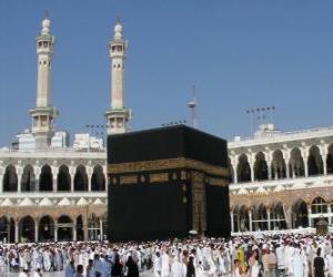 Puzle Peregrinos muçulmanos caminhando ao redor da Kaaba ou Caaba, o edifício em forma de cubo em Meca, na Arábia Saudita