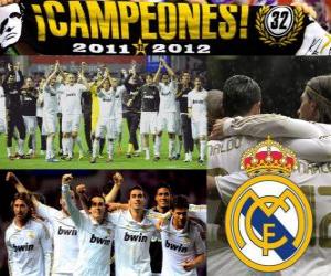 Puzle Real Madrid, campeão da Liga espanhola de futebol 2011-2012