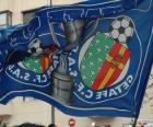 A bandeira de o Getafe C.F. é azul escuro