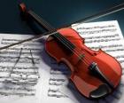 Um violino e notas musicais