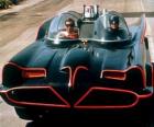 Batman e Robin em seu Batmóvel