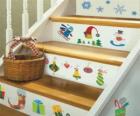 Escadarias com desenhos de Natal