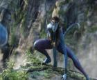 Neytiri um na'vi, uma raça de humanóides do planeta Pandora, com uma longa cauda