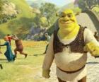 Shrek andando pela cidade e as pessoas é executado