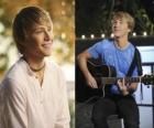 Sterling Knight é um cantor e ator americano.