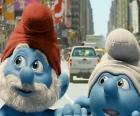 Papai Smurf e Desastrado, as ruas de Manhattan. - Os Smurfs, filme -