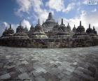 O templo de Borobudur budista, é o maior do mundo, monumento budista de Indonésia