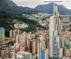 Bogotá, capital e maior cidade da Colômbia, tem cerca de 8 milhões de habitantes. É o centro político, econômico, financeiro e cultural do país