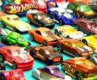 Vários carros Hot Wheels