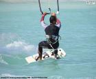 Kitesurf, kiteboarding ou flysurf é um esporte radical de deslizar sobre a água em que o vento impulsiona uma pipa