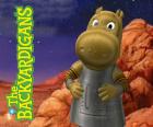 T-900 é um robô interpretado por Tasha. Em uma das aventuras de Os Backyardigans