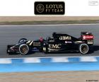 Equipe formada por Romain Grosjean, Pastor Maldonado e novo Lotus E23 Hybrid