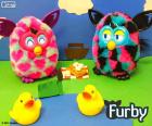 Dois Furbys fazendo um piquenique no parque