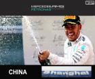 Lewis Hamilton comemora sua vitória no Grande Prêmio da China de 2015